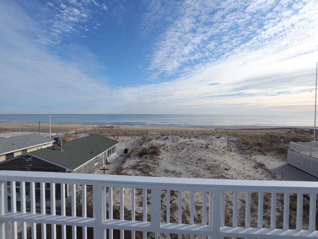 Sunset Manor NJ  Oceanfront Vacation Rental 145187