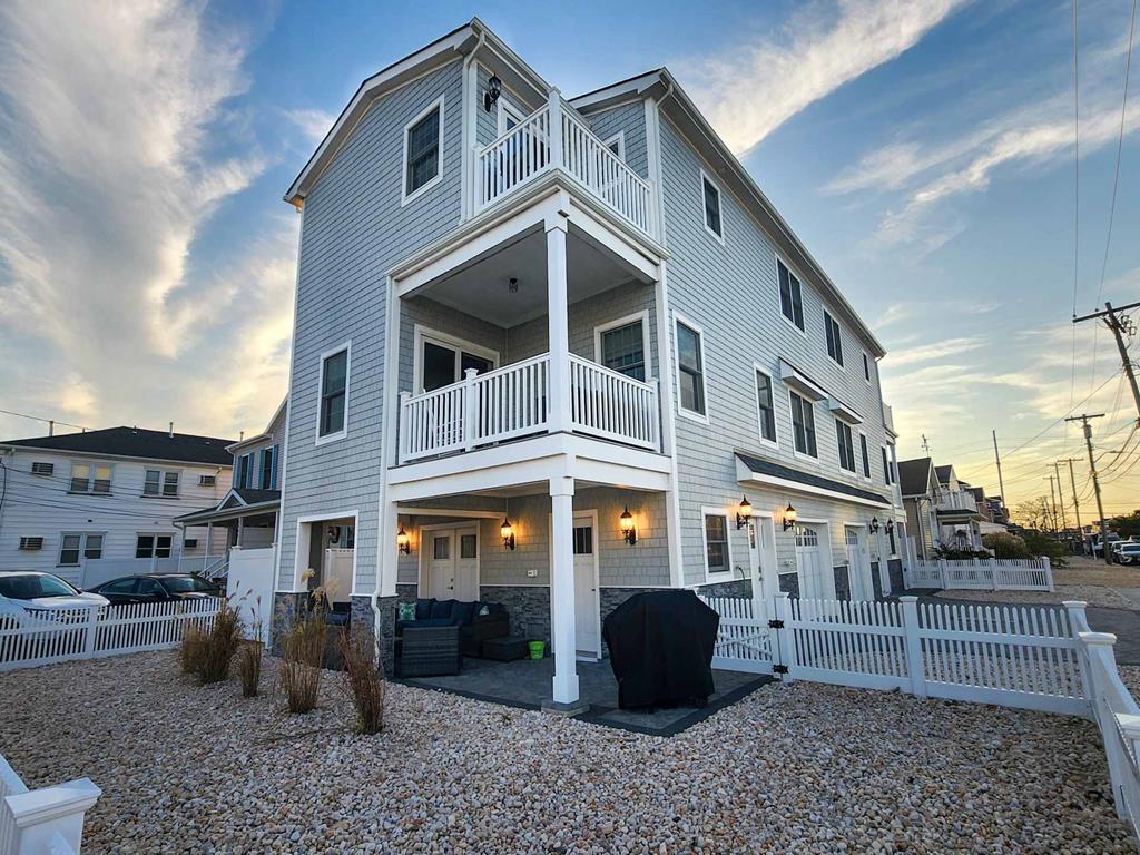 Lavallette NJ  Middleblock Vacation Rental  updated on 2026-04-09 16:21:25
